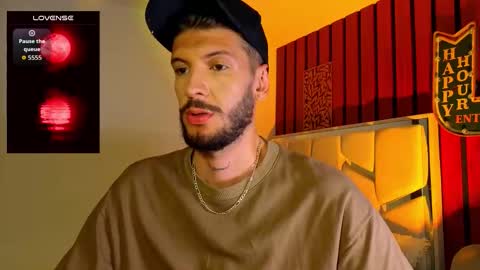 Snapshot of max_tayloor chatting on 11.22.25 Max Taylor online show from 11.22.25