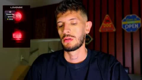 Snapshot of max_tayloor chatting on 12.17.25 Max Taylor online show from 12.17.25