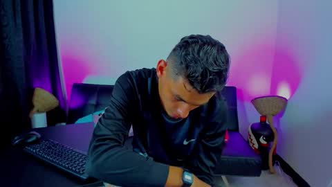 MAX     online show from 01.16.26