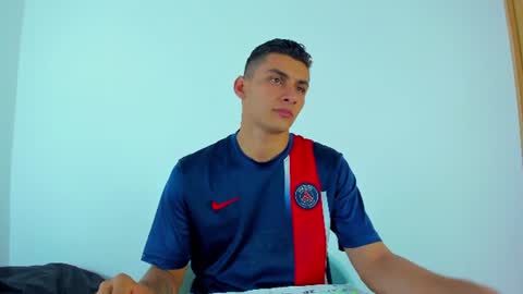 MAX     online show from 07.22.26