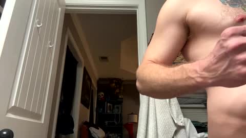 Snapshot of maxaux chatting on 02.08.25 Max online show from 02.08.25