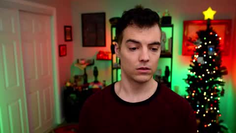 Snapshot of maxhughes chatting on 12.21.25 Max Hughes online show from 12.21.25