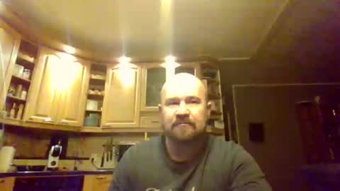 Snapshot of maxhunter chatting on 11.26.25 maxhunter online show from 11.26.25