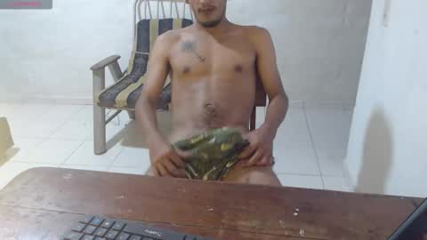 Snapshot of maxi_dick33 chatting on 12.02.25 maxi dick online show from 12.02.25