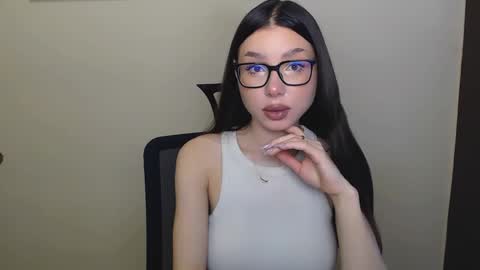 Snapshot of maxi_sweetheart chatting on 01.13.25 Joanna online show from 01.13.25