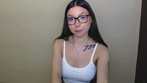 Snapshot of maxi_sweetheart chatting on 01.17.25 Joanna online show from 01.17.25