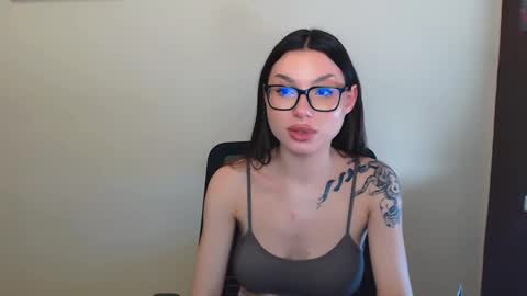 Snapshot of maxi_sweetheart chatting on 02.26.25 Joanna online show from 02.26.25