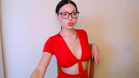 Snapshot of maxi_sweetheart chatting on 09.21.25 Joanna online show from 09.21.25