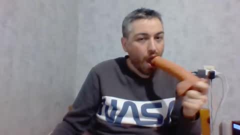 Snapshot of maximefrxx chatting on 02.05.25 Maxime online show from 02.05.25