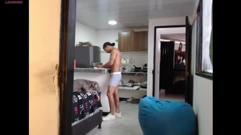 Maximo Aron Vega online show from 12.23.24