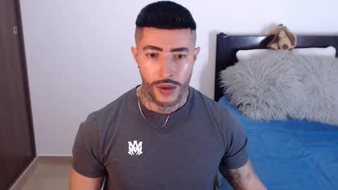 Independent Model online show from 01.19.25