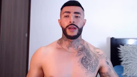 Independent Model online show from 02.08.25