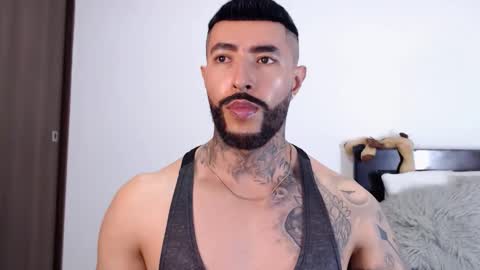 Independent Model online show from 02.16.25