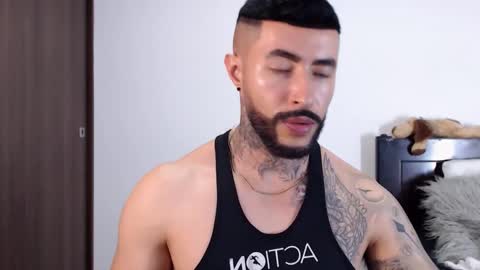 Independent Model online show from 02.19.25