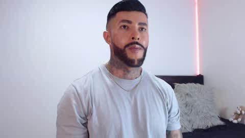 Independent Model online show from 10.04.25