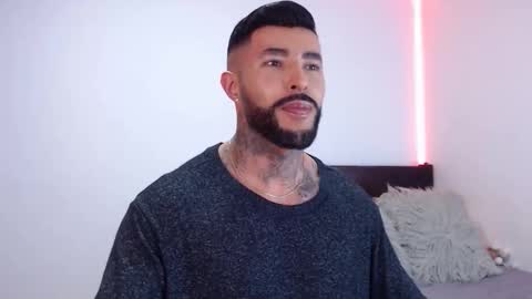 Independent Model online show from 10.16.25