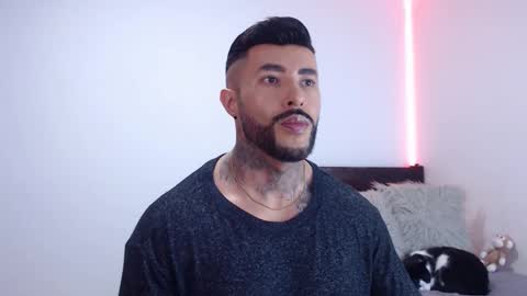 Independent Model online show from 11.06.25