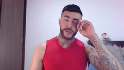 Independent Model online show from 11.30.25