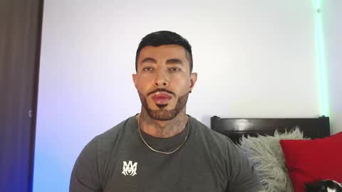 Independent Model online show from 04.19.26