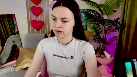 Snapshot of maxincarroll chatting on 06.18.26 MaxinCarroll online show from 06.18.26
