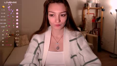 Snapshot of maxinele chatting on 11.17.25 Maxine online show from 11.17.25