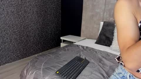 Maxi Rogers online show from 02.02.26