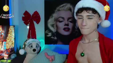 Snapshot of maxiy_001 chatting on 12.21.24 Max online show from 12.21.24