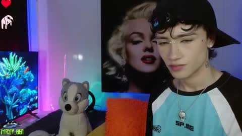 Snapshot of maxiy_001 chatting on 01.25.25 Max online show from 01.25.25