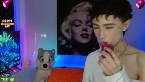 Snapshot of maxiy_001 chatting on 02.12.25 Max online show from 02.12.25