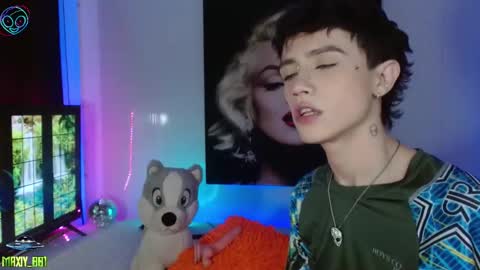 Snapshot of maxiy_001 chatting on 03.08.25 Max online show from 03.08.25