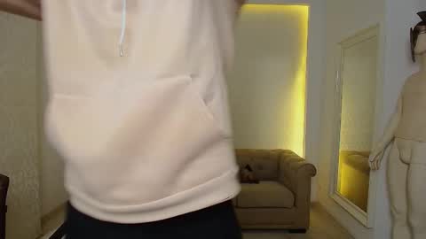 MaxKaiden online show from 11.17.25