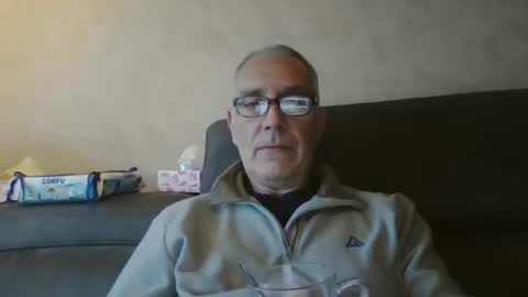 Snapshot of maxou569 chatting on 10.06.25 maxou569 online show from 10.06.25