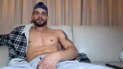 Snapshot of maxpac_rocco chatting on 10.02.25 Luca Dominus online show from 10.02.25