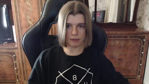 Snapshot of maxplay18 chatting on 12.03.24 Max online show from 12.03.24