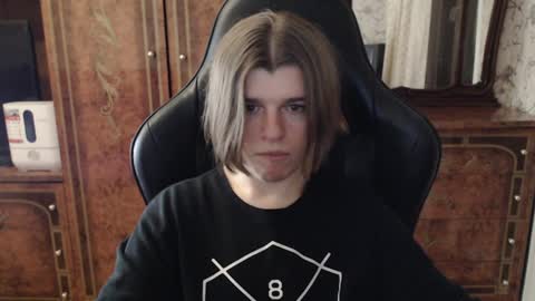 Snapshot of maxplay18 chatting on 01.27.25 Max online show from 01.27.25