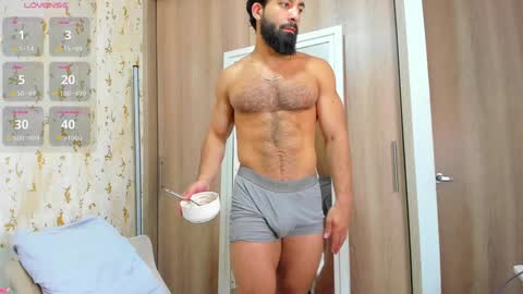 Snapshot of maxstrong01 chatting on 01.21.25 Max online show from 01.21.25