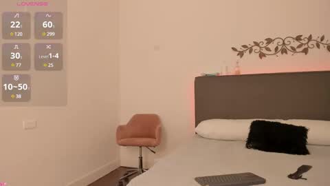 Snapshot of maxstrong01 chatting on 01.25.25 Max online show from 01.25.25