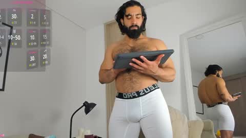 Snapshot of maxstrong01 chatting on 09.19.25 Max online show from 09.19.25