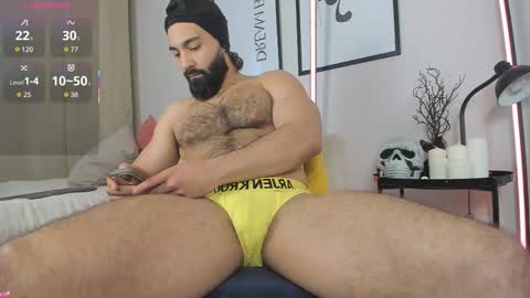 Snapshot of maxstrong01 chatting on 10.19.25 Max online show from 10.19.25