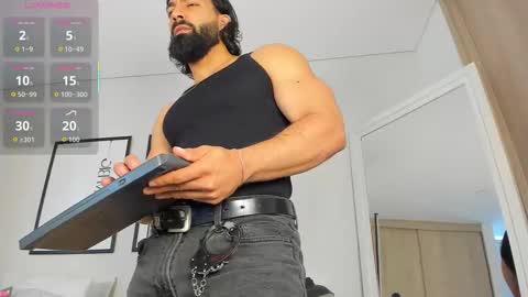 Snapshot of maxstrong01 chatting on 10.28.25 Max online show from 10.28.25