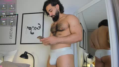 Snapshot of maxstrong01 chatting on 11.23.25 Max online show from 11.23.25