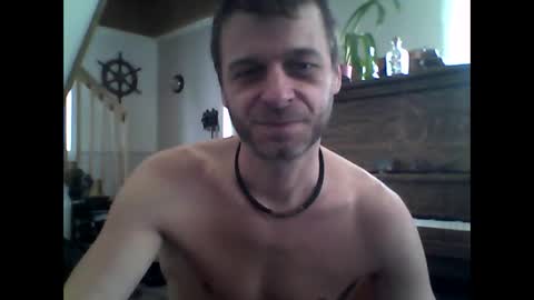 Snapshot of maxthewolf chatting on 03.01.25 MaxTheWolf online show from 03.01.25