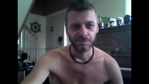 Snapshot of maxthewolf chatting on 09.18.25 MaxTheWolf online show from 09.18.25