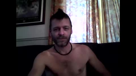Snapshot of maxthewolf chatting on 10.06.25 MaxTheWolf online show from 10.06.25