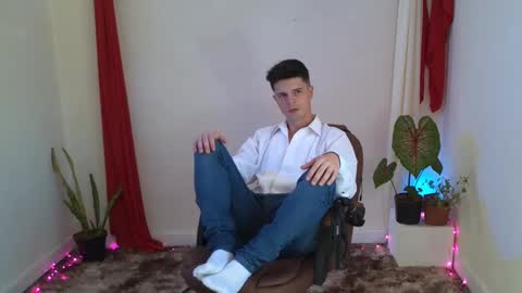 Snapshot of maxtopboy chatting on 12.20.24 Max online show from 12.20.24