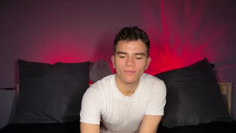 Snapshot of maxwoolf chatting on 07.17.26 Max online show from 07.17.26