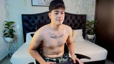 Snapshot of maxxicruz chatting on 10.24.25 Maxxi online show from 10.24.25