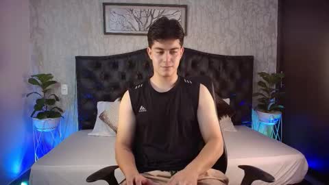 Snapshot of maxxicruz chatting on 10.29.25 Maxxi online show from 10.29.25