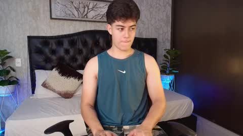 Snapshot of maxxicruz chatting on 10.30.25 Maxxi online show from 10.30.25