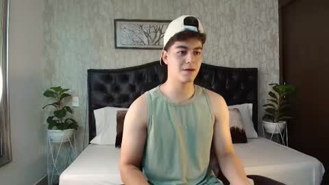 Snapshot of maxxicruz chatting on 11.01.25 Maxxi online show from 11.01.25